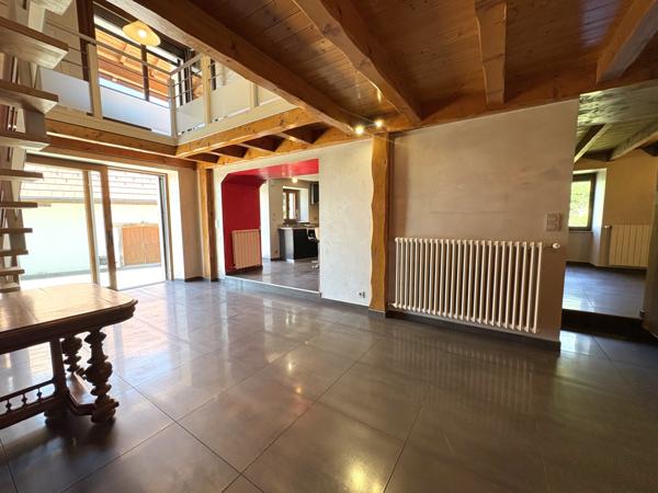 Maison
         5 pièces
        - 190 m² 490 000 € *