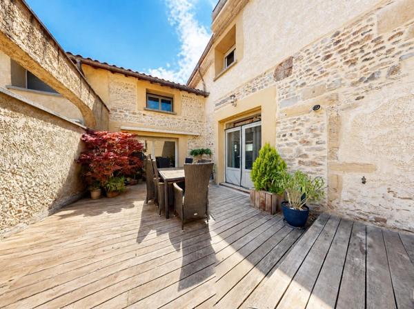 Maison
         6 pièces
        - 230 m² Exclusivité 315 000 € *