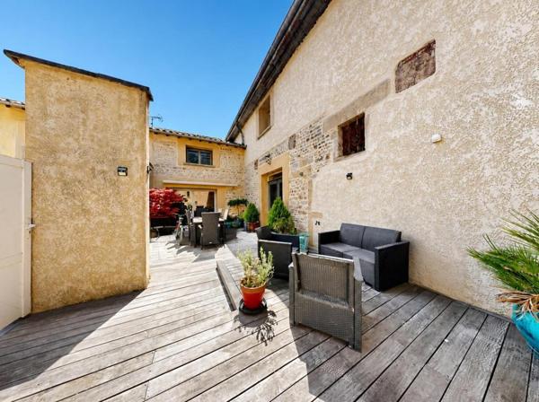 Maison
         6 pièces
        - 230 m² Exclusivité 315 000 € *