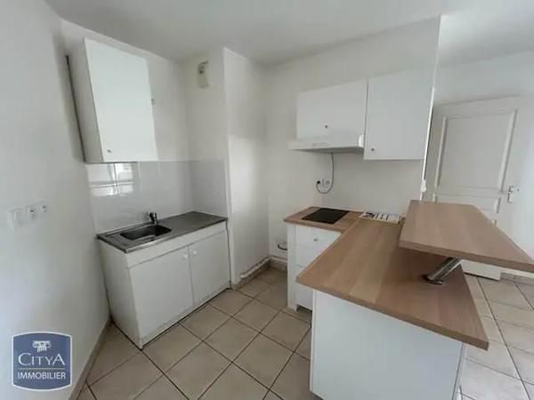 Appartement à louer 2 pièces 41.08m² La Seyne-sur-Mer (83500)