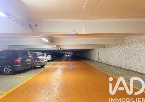 Parking à vendre 11 m² Paris 8