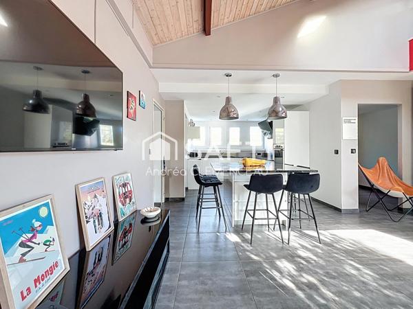 Superbe maison contemporaine 3 chambres et un bureau avec piscine