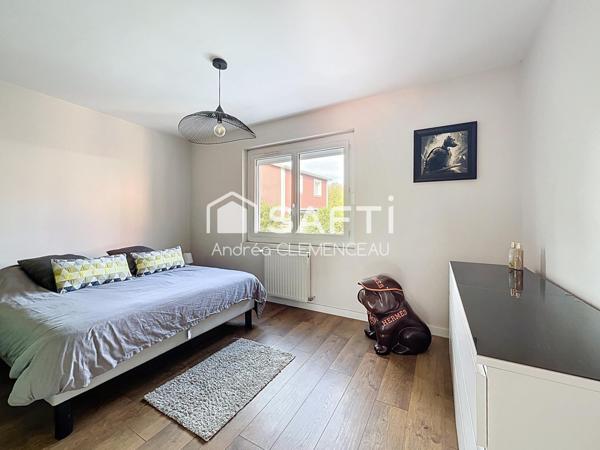 Superbe maison contemporaine 3 chambres et un bureau avec piscine