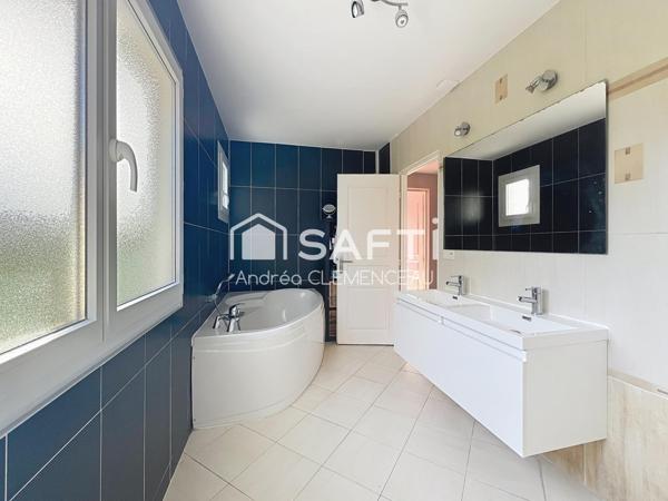 Superbe maison contemporaine 3 chambres et un bureau avec piscine