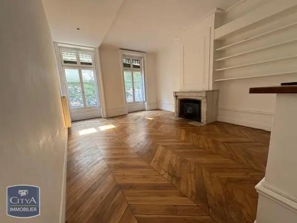 Location appartement 4 pièces de 107.63m²