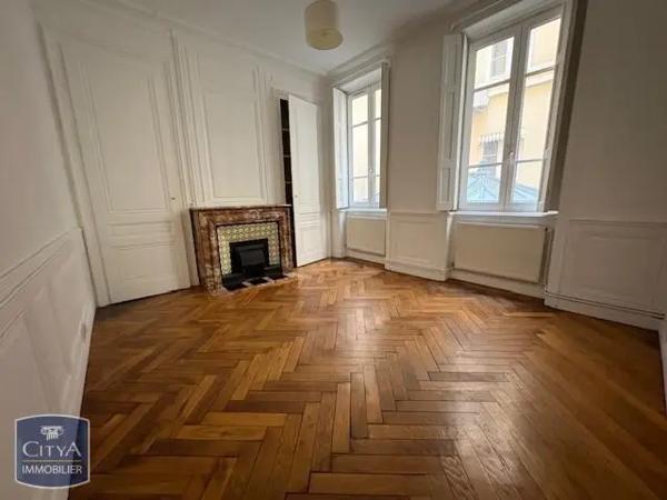 Location appartement 4 pièces de 107.63m²
