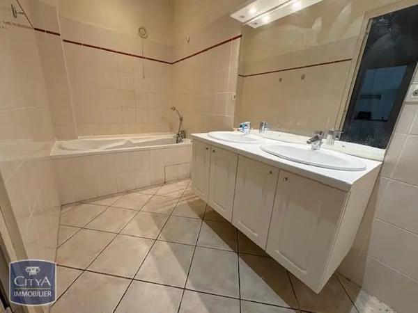 Location appartement 4 pièces de 107.63m²