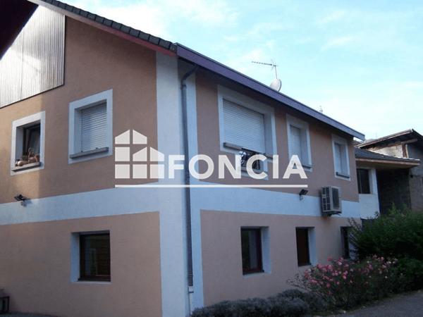Location Appartement 2 pièces 51.37 m² - 24 RUE DE LA NEUVE La Rochette 73110