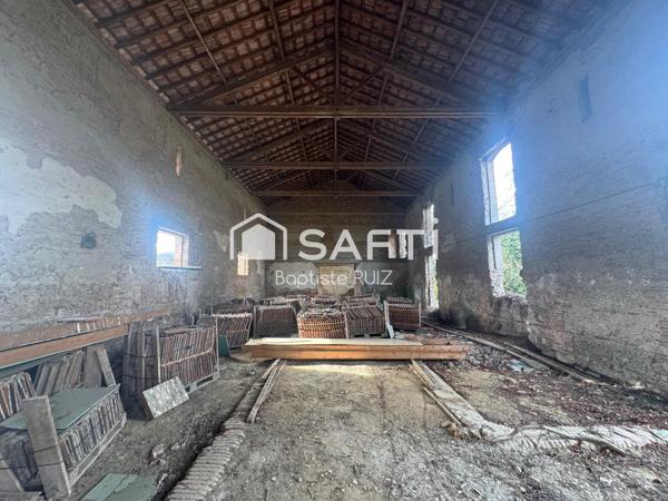 Ensemble de dépendances 500m2 sur 7500 de terrain