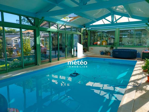 Belle Maison de 182 m², 7 pièces, Piscine couverte, 2 Garages- SAINTE HERMINE