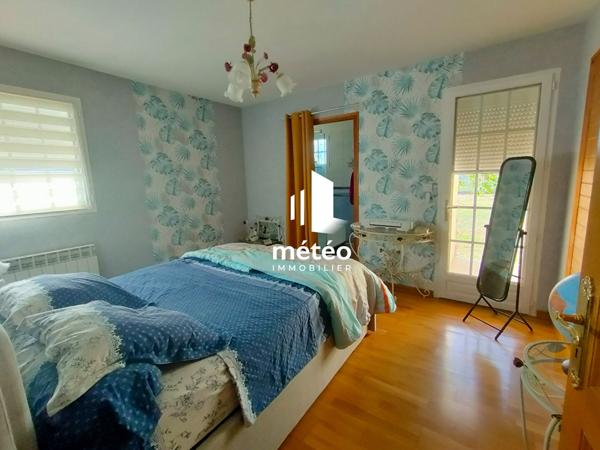 Belle Maison de 182 m², 7 pièces, Piscine couverte, 2 Garages- SAINTE HERMINE