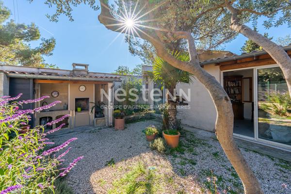 Maison de plain pied à vendre à Carpentras - 5 pièces - grand garage - jardin avec piscine