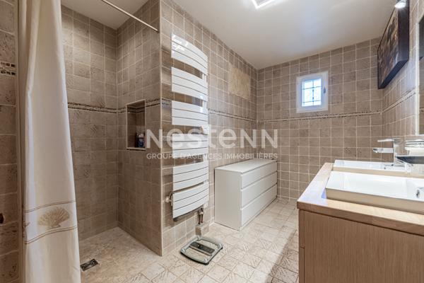 Maison de plain pied à vendre à Carpentras - 5 pièces - grand garage - jardin avec piscine
