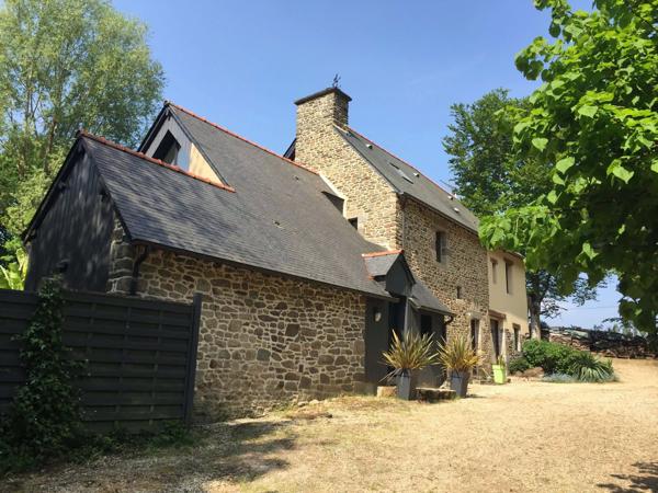 Maison en pierres rénovée en bordure de Rance
