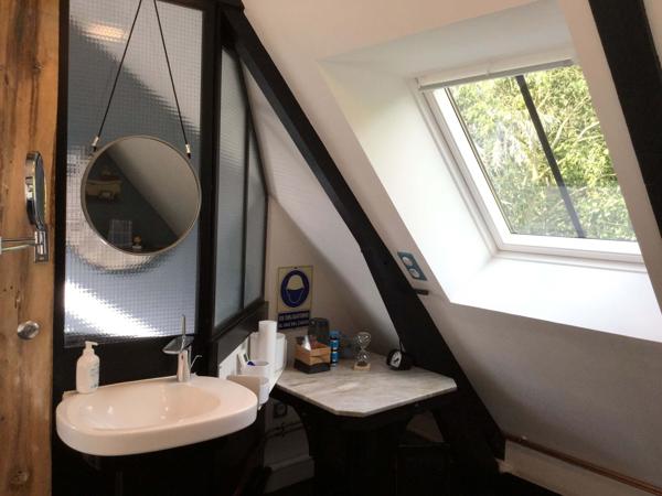 Maison en pierres rénovée en bordure de Rance