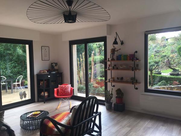 Maison en pierres rénovée en bordure de Rance