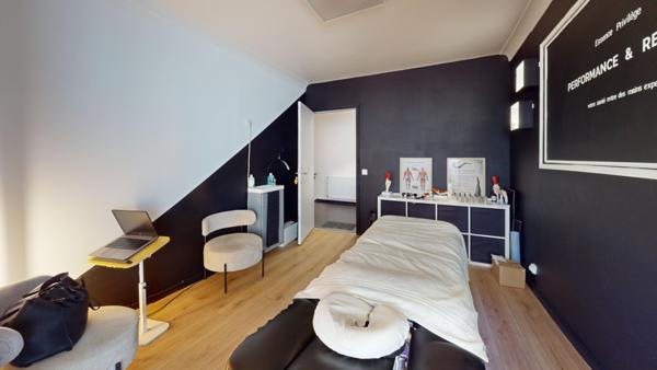 Immeuble
         14 pièces
        - 423 m² Exclusivité 899 000 € *