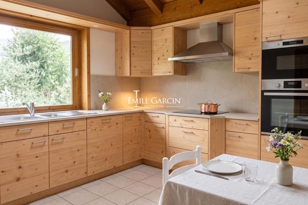 Chalet proche centre village à vendre