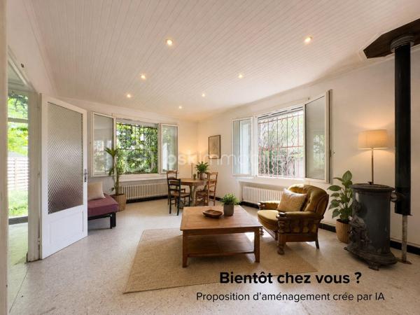 Bien rare, maison de plain pied de 72 m² avec jardin privatif arboré dans un quartier calme, proche de l'avenue St Ruf.

Située dans un environnement agréable, cette maison pleine de charme offre un cadre de vie rare en ville, avec un extérieur verdoyant, intime et ombragé, idéal pour profiter des beaux jours.

La maison se compose d’une pièce de vie lumineuse avec poêle, d’une cuisine indépendante ouvrant sur l’extérieur, d’une chambre, d’une seconde pièce avec mezzanine pouvant faire office de chambre, bureau ou espace enfant, ainsi que d’une salle de bain.

On apprécie particulièrement :
- le jardin arboré, avec vigne et végétation mature
- le charme de l’ancien : carreaux de ciment/sols anciens, volumes simples, belle lumière
- la maison de plain-pied
- le potentiel d’aménagement et de personnalisation
- le coté écologique et économique de la maison: chaudière à granules programmable, panneaux solaires thermiques
- la situation dans le quartier Saint-Ruf, proche des commodités, des transports et du centre d’Avignon.

Des travaux de rafraîchissement sont à prévoir, permettant de révéler tout le potentiel de cette maison et d’en faire un lieu de vie chaleureux, à son image.

Une maison idéale pour un premier achat, un pied-à-terre à Avignon ou un projet de résidence principale avec jardin en ville.

Pour plus d’informations ou pour organiser une visite, contactez Eléonore !
