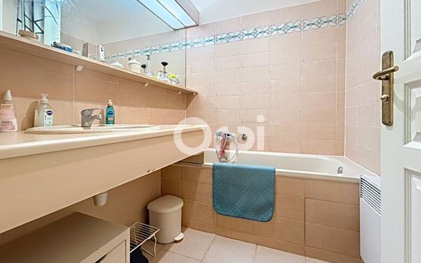 Appartement à vendre    2 pièces • 33 m2 Fréjus