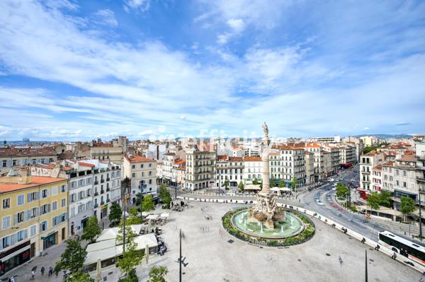 Appartement
         5 pièces
        - 165 m² 685 000 € *