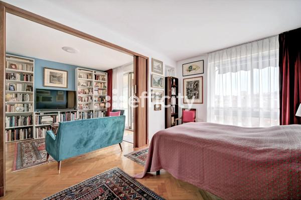 Appartement
         5 pièces
        - 165 m² 685 000 € *