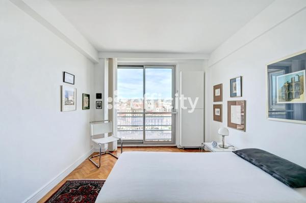Appartement
         5 pièces
        - 165 m² 685 000 € *