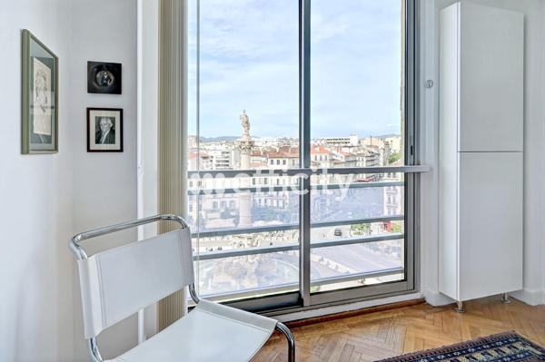 Appartement
         5 pièces
        - 165 m² 685 000 € *