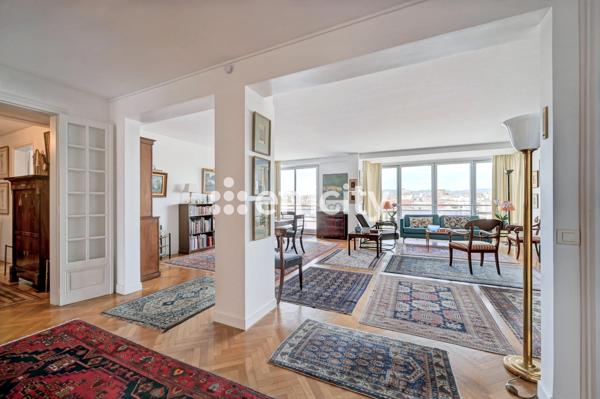 Appartement
         5 pièces
        - 165 m² 685 000 € *