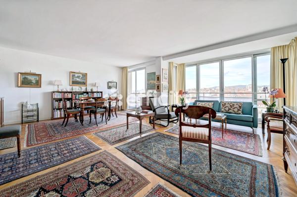 Appartement
         5 pièces
        - 165 m² 685 000 € *
