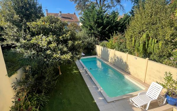 Maison à vendre    6 pièces • 122 m2 Bordeaux