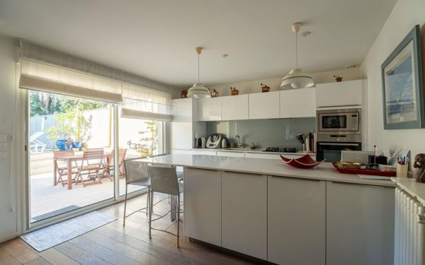 Maison à vendre    6 pièces • 122 m2 Bordeaux