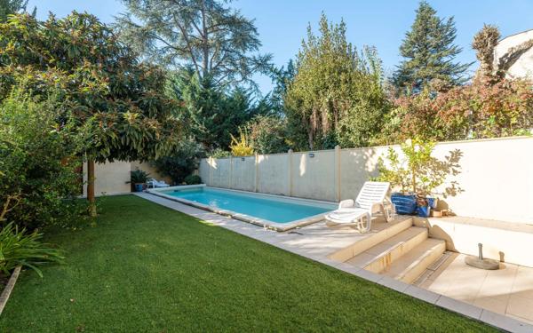 Maison à vendre    6 pièces • 122 m2 Bordeaux