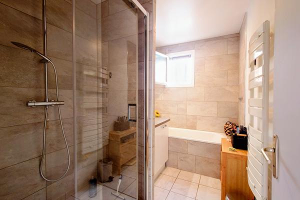 Maison
         5 pièces
        - 97 m² 364 000 € *