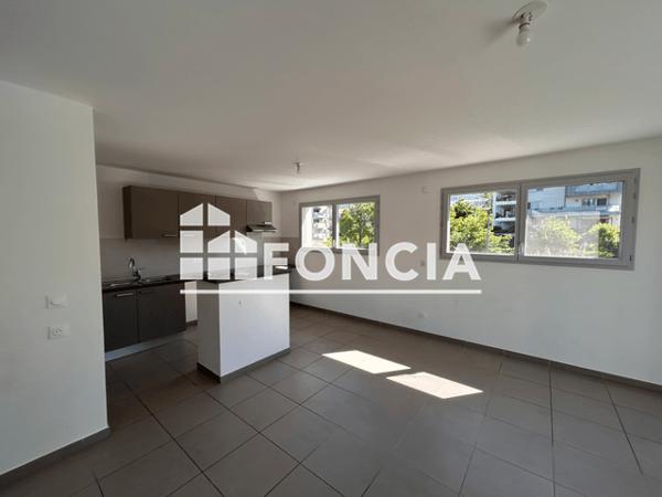 Location Appartement 3 pièces 77.9 m² - 685 RUE DES COMBES Chambery 73000