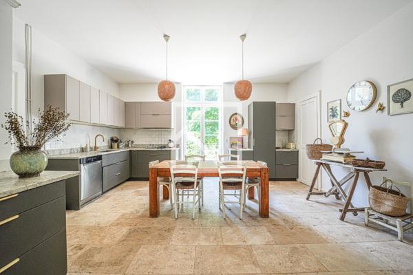 Belle maison bourgeoise et son jardin intimiste en centre ville