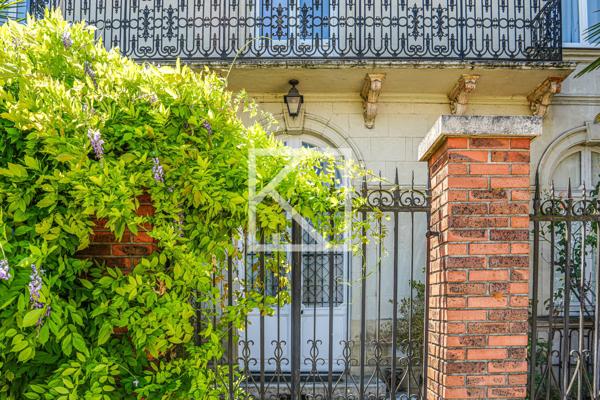 Belle maison bourgeoise et son jardin intimiste en centre ville