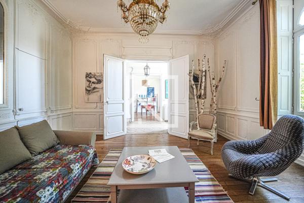 Belle maison bourgeoise et son jardin intimiste en centre ville