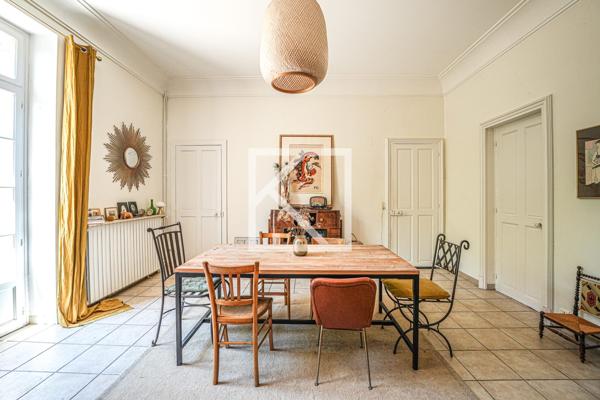 Belle maison bourgeoise et son jardin intimiste en centre ville