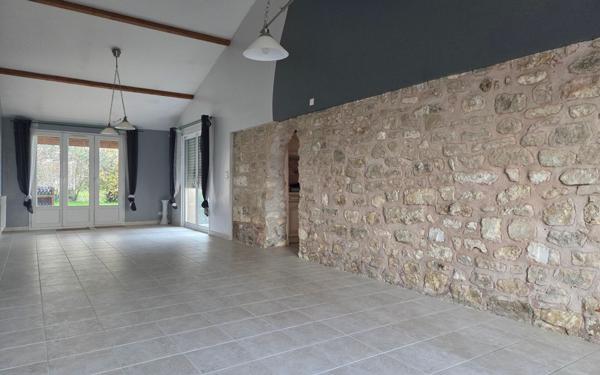 Maison à vendre    5 pièces •  Rochefort