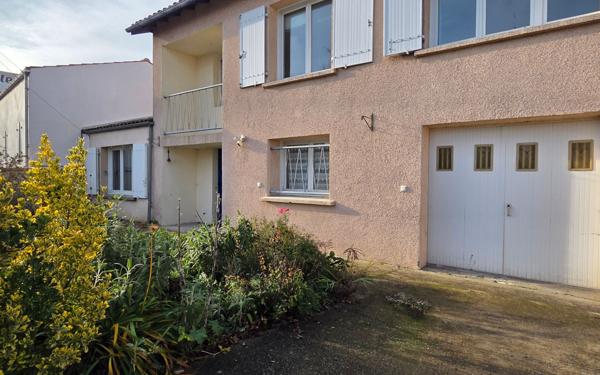 Maison à vendre    5 pièces •  Rochefort