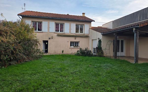 Maison à vendre    5 pièces •  Rochefort