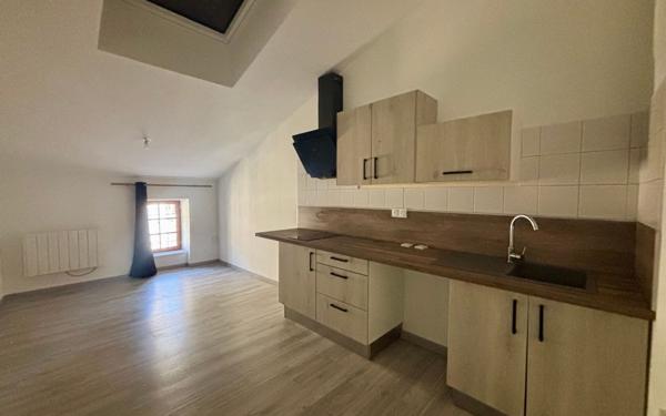 Immeuble à vendre    1 pièce • 180,48 m2 Beaumont-du-Périgord