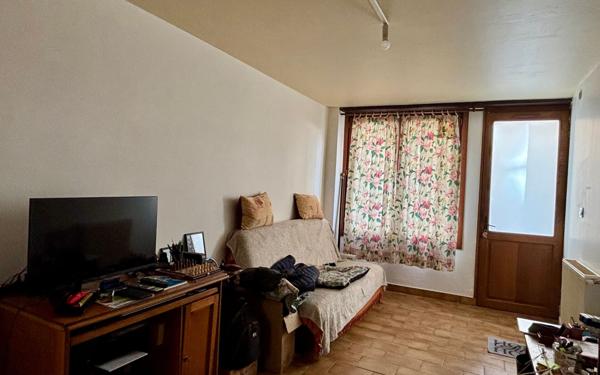 Immeuble à vendre    1 pièce • 180,48 m2 Beaumont-du-Périgord