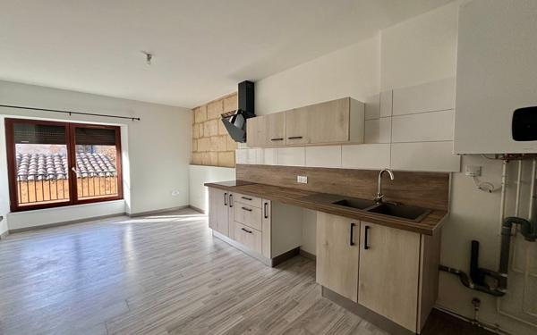 Immeuble à vendre    1 pièce • 180,48 m2 Beaumont-du-Périgord