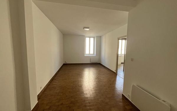 Appartement à louer    2 pièces •  Mugron