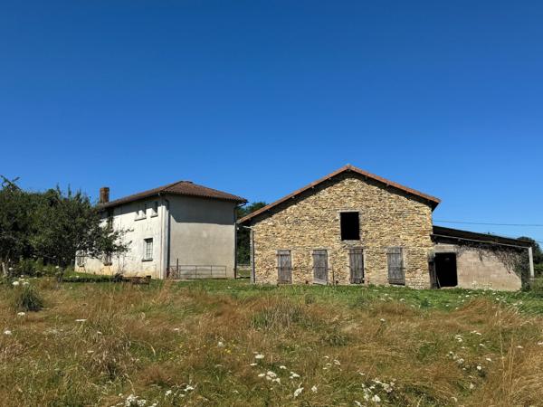 Amoureux de la nature - Corps de ferme sur 22 Hectares libres !!