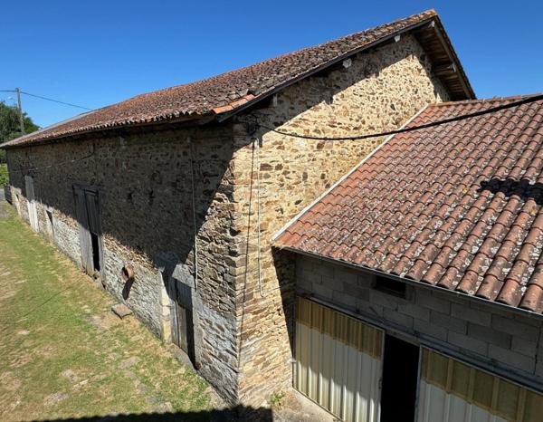 Amoureux de la nature - Corps de ferme sur 22 Hectares libres !!