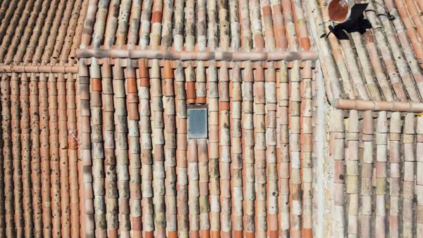 Maison T5 d'environ 104m² avec jolie cour intérieure, 2 terrasses et un garage-dépendance de 90m²