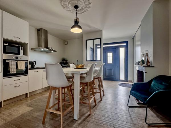 Villeneuve-sur-Lot (47300) Villeneuve sur lot, très jolie maison de ville de 128 m2 en parfait état avec garage et jardin (+ piscine)